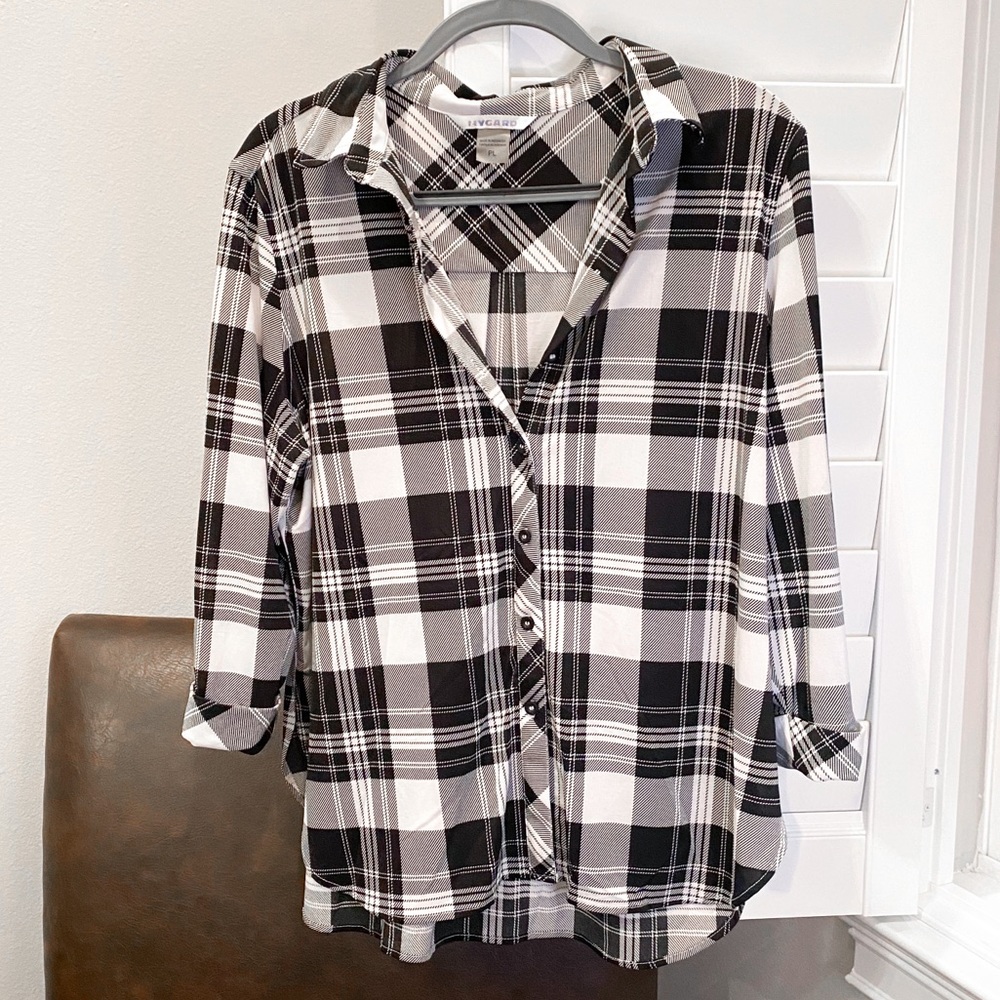 Hygard Plaid Button Down Blouse